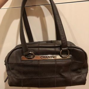 CHANEL Authentic brown handbag(Comes with dustbag)